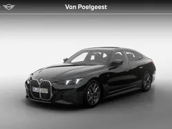Saphirschwarz metallic (zwart metallic) Nieuw 2025 BMW 420 M Sport Coupé | € 73.812 (Super prijs)