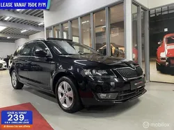 Zwart Gebruikt 2015 Skoda Octavia Stationwagen | € 14.750 (Iets duurder)