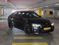 Zwart Gebruikt 2016 BMW 330e iPerformance Sedan | € 21.400