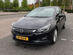 Zwart Gebruikt 2016 Opel Astra Business Hatchback | € 8.999 (Iets duurder)