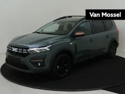 Grijs Gebruikt 2025 Dacia Jogger Extreme MPV | € 32.435 (Iets duurder)
