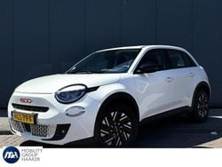 Wit Nieuw 2025 Fiat 600E Red SUV | € 28.700 (Super prijs)