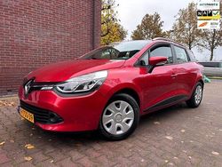 Rood Gebruikt 2014 Renault Clio GrandTour Expression Stationwagen | € 4.499 (Goede deal)