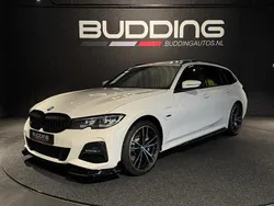 Wit Gebruikt 2022 BMW 330e M Performance Stationwagen | € 33.950