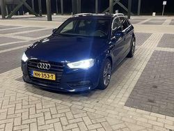 Blauw Gebruikt 2014 Audi A3 Ambition Hatchback | € 8.499 (Eerlijke prijs)