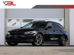 Zwart (metallic) Gebruikt 2022 BMW 320e Executive Stationwagen | € 27.740 (Goede deal)