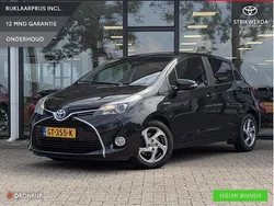 Zwart Gebruikt 2015 Toyota Yaris Hatchback | € 9.995 (Eerlijke prijs)