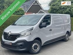 Zilver Gebruikt 2015 Renault Trafic Komfort Van | € 7.995 (Duur)