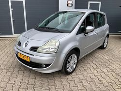Grijs Gebruikt 2010 Renault Grand Modus Exception MPV | € 2.450 (Eerlijke prijs)