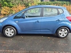 Blauw (metallic) Gebruikt 2012 Kia Venga Comfort Hatchback | € 6.750 (Eerlijke prijs)