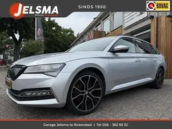 Grijs, metallic lak Gebruikt 2022 Skoda Superb Stationwagen | € 25.500 (Eerlijke prijs)
