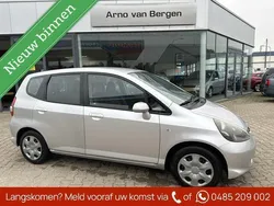 Grijs, metallic lak Gebruikt 2008 Honda Jazz Cool Hatchback | € 3.450 (Eerlijke prijs)