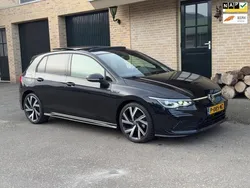 Zwart Gebruikt 2021 VW Golf VIII R-line Hatchback | € 27.950 (Goede deal)