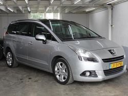 Grijs Gebruikt 2011 Peugeot 5008 Allure MPV | € 7.499 (Eerlijke prijs)