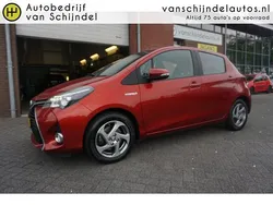 Rood, metallic lak Gebruikt 2015 Toyota Yaris Hatchback | € 11.945 (Eerlijke prijs)