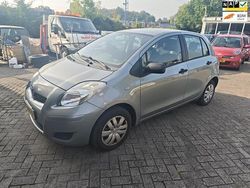 Grijs Gebruikt 2009 Toyota Yaris Hatchback | € 3.350 (Eerlijke prijs)