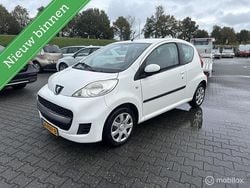 Wit Gebruikt 2011 Peugeot 107 Hatchback | € 2.950 (Eerlijke prijs)