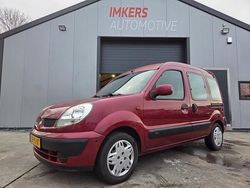 Rood Gebruikt 2004 Renault Kangoo Expression MPV | € 3.999 (Eerlijke prijs)