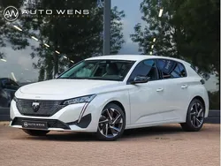 Wit, metallic lak Gebruikt 2023 Peugeot 308 Allure Hatchback | € 22.900 (Super prijs)