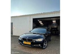 Zwart Gebruikt 2014 BMW 320 Sport Line Sedan | € 13.999 (Eerlijke prijs)