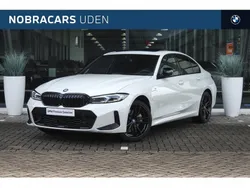 Mineralweiss (licht wit metallic) Gebruikt 2024 BMW 320e Comfort Edition Sedan | € 48.950 (Duur)