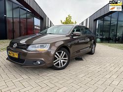 Bruin Gebruikt 2012 VW Jetta Highline Sedan | € 4.150 (Eerlijke prijs)