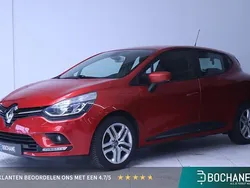 Rood Gebruikt 2017 Renault Clio IV Zen Hatchback | € 10.425 (Eerlijke prijs)