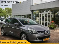 Grijs Gebruikt 2014 Renault Clio IV Expression Hatchback | € 7.500 (Goede deal)