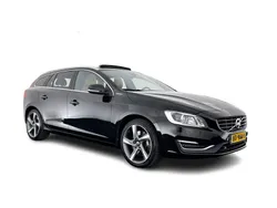 Zwart Gebruikt 2015 Volvo V60 R-Design Stationwagen | € 9.445 (Goede deal)
