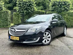 Zwart, andere lak Gebruikt 2014 Opel Insignia Cosmo Stationwagen | € 10.500 (Eerlijke prijs)