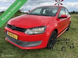 Rood, metallic lak Gebruikt 2010 VW Polo Comfortline Hatchback | € 3.299 (Eerlijke prijs)