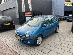 Blauw, metallic lak Gebruikt 2006 Renault Twingo Initiale Paris Hatchback | € 1.499 (Eerlijke prijs)
