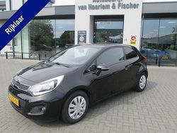 Zwart Gebruikt 2015 Kia Rio Plus Hatchback | € 7.900 (Eerlijke prijs)