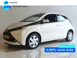 Wit Gebruikt 2016 Toyota Aygo X-play Hatchback | € 8.395 (Eerlijke prijs)
