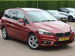 Rood Gebruikt 2017 BMW 218 Executive Stationwagen | € 18.999 (Iets duurder)