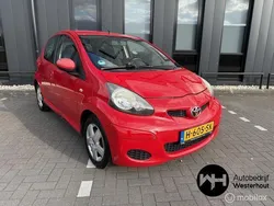 Rood Gebruikt 2009 Toyota Aygo Hatchback | € 2.595 (Eerlijke prijs)