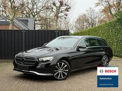 Zwart Gebruikt 2022 Mercedes E300 Avantgarde Sedan | € 27.990