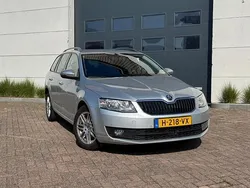 Grijs Gebruikt 2016 Skoda Octavia Style Stationwagen | € 6.850 (Goede deal)