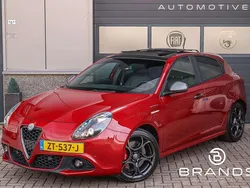 Rood Gebruikt 2017 Alfa Romeo Giulietta Veloce Hatchback | € 18.450 (Eerlijke prijs)
