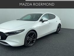 Wit Gebruikt 2023 Mazda 3 Luxury Hatchback | € 30.945 (Eerlijke prijs)