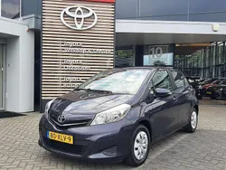 Blauw Gebruikt 2012 Toyota Yaris Hatchback | € 7.400 (Eerlijke prijs)
