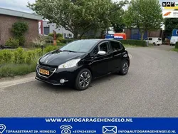 Zwart Gebruikt 2013 Peugeot 208 Allure Hatchback | € 3.995 (Goede deal)