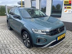Blauw Gebruikt 2025 VW T-Roc Edition SUV | € 30.450 (Eerlijke prijs)