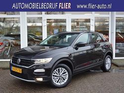 Zwart (metallic) Gebruikt 2021 VW T-Roc Style SUV | € 16.400 (Goede deal)