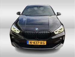 Zwart Gebruikt 2021 BMW 118 Efficient Dynamics Hatchback | € 24.950 (Eerlijke prijs)