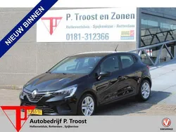 Zwart Gebruikt 2022 Renault Clio V Zen Hatchback | € 13.950 (Eerlijke prijs)