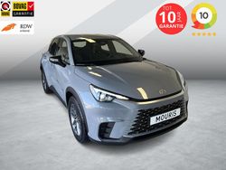 Grijs Gebruikt 2024 Lexus LBX Business Edition SUV | € 33.450 (Goede deal)