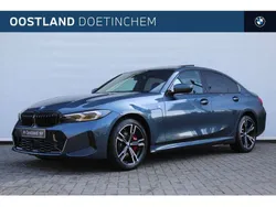 Blauw, metallic lak Nieuw 2025 BMW 330 Executive Sedan | € 76.832