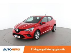 Rood (metallic) Gebruikt 2019 Renault Clio IV Life Hatchback | € 9.149 (Super prijs)