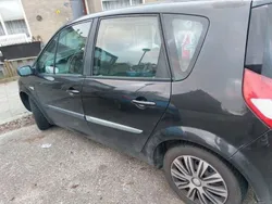 Zwart Gebruikt 2006 Renault Mégane II MPV | € 900 (Eerlijke prijs)